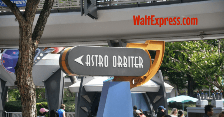Video: Astro Orbiter at Magic Kingdom a Disney World Review