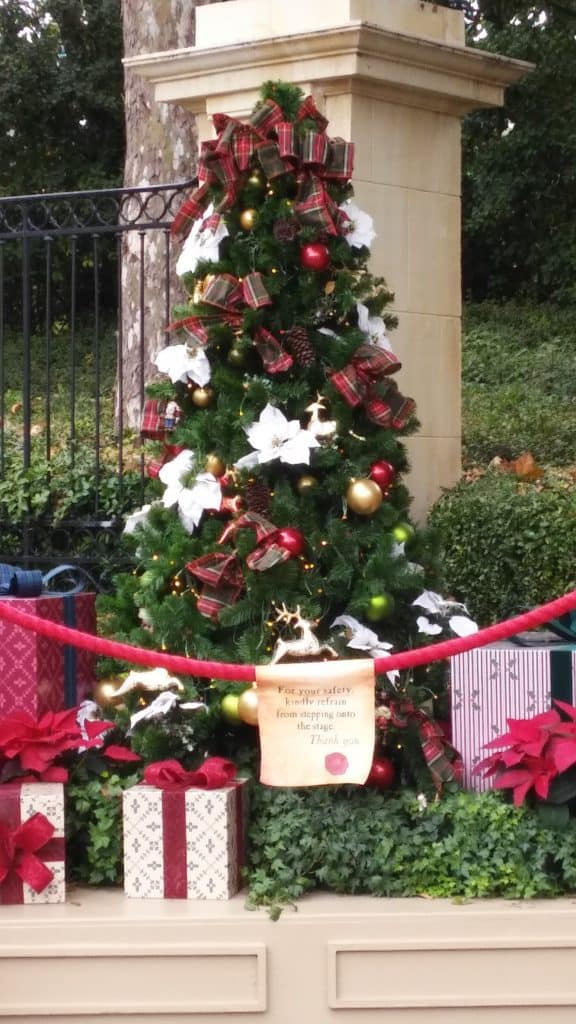 Top 5 Favorites At Disney World's EPCOT During The Holidays